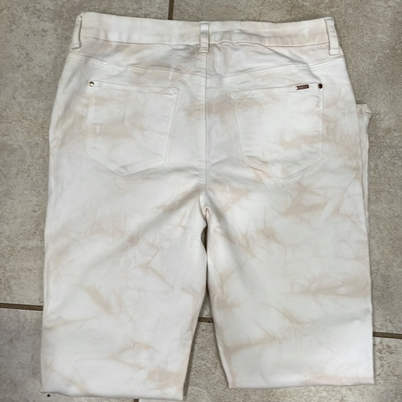 Chico’s So Slimming Tie-Dye Ankle Crop Jeans 0/4 - Picture 9 of 9